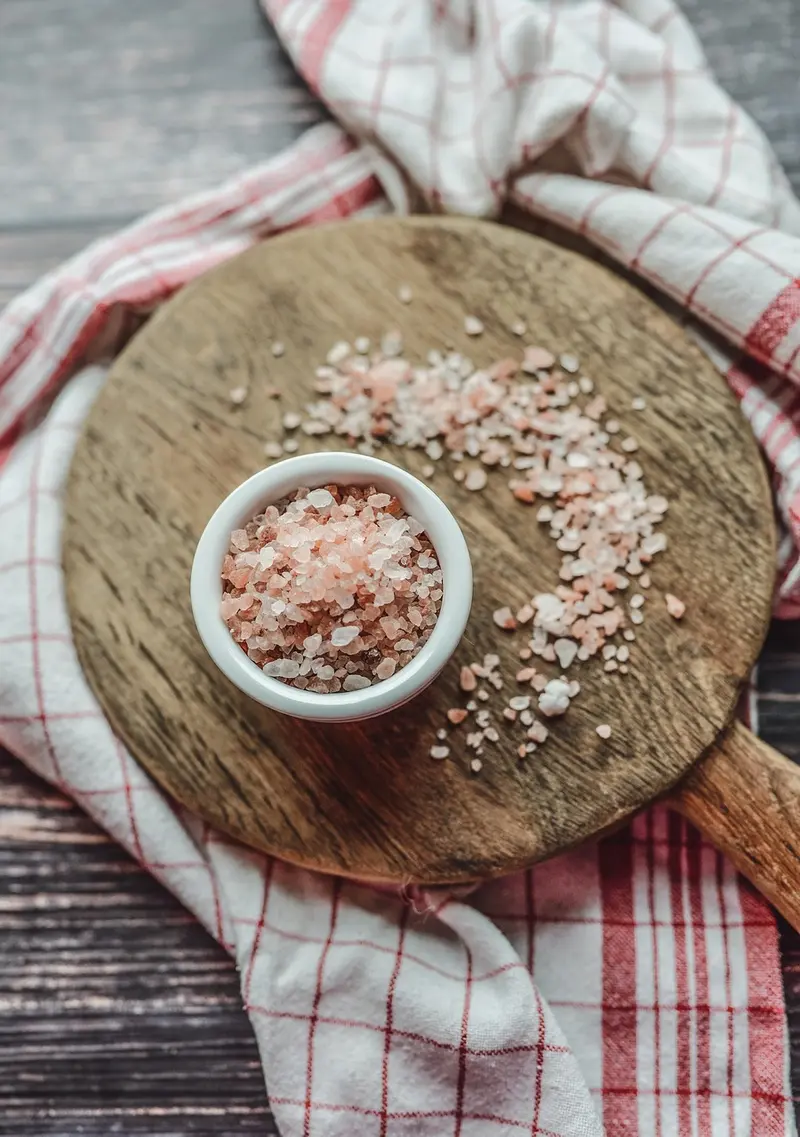 6 reasons to switch from mineral oil to sweet almond oil
